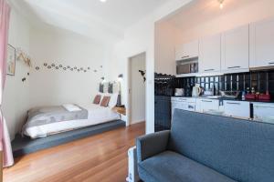 All in flat by, city center, skyline