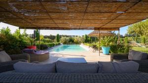 4 star talu Grande villa avec piscine privative entre St Remy de Provence et Avignon Graveson Prantsusmaa