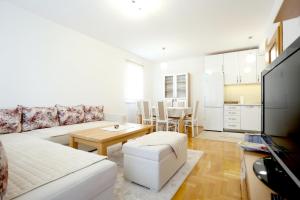 Two-Bedroom Apartment room in Paradise Apartment Sarajevo