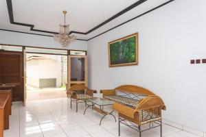 RedDoorz @ Hotel Damanaka Pangalengan