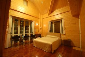 Phòng gia đình với phòng tắm riêng. (Family Room with Private Bathroom)