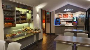 Hotels The Originals City, Hotel Les Oceanes, Lorient : photos des chambres