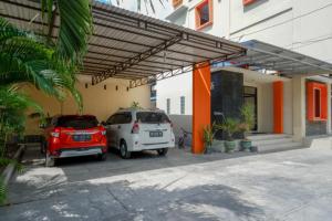 RedDoorz near Millenium Waterpark Palu