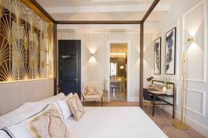 Deluxe Double Room room in Palacio Vallier 5*