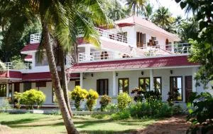 Ashirvad Homestay, Ashtamudi Lake, Kollam - Коллам