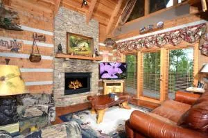 #3690 Bear Creek Lodge - Hatchertown