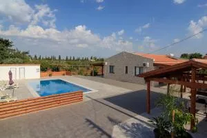BerryRose Villa - Meneou