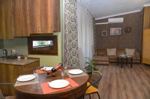 Natias apartment on Dadiani st.