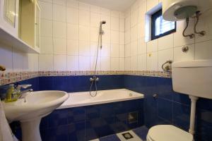 Lighthouse Apartments