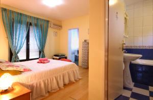 Lighthouse Apartments