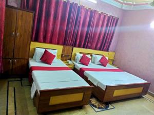 Family Double Room room in Karachi Motel 1