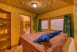 El Sano Banano Beachside Hotel