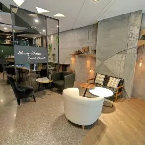 溪头大门前方-溪头盛轩森林会馆-备有专属停车场 - 东埔