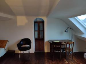 Charmant 2 pièces à quelques minutes de Disneyland.