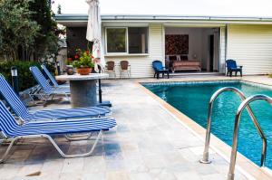 Idyllic studio with private pool