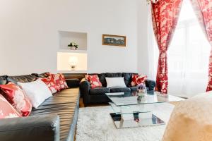 Old Town Square Royal Apartment