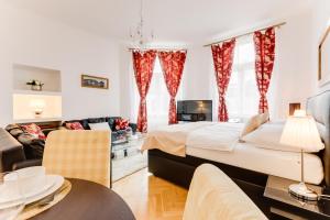 Old Town Square Royal Apartment