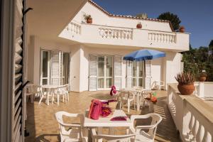 Double or Twin Room with Sea View