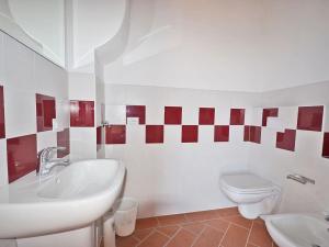 Casa Mario Spacious Garden Apartments, Lake Como