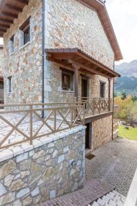 Eptalofos Riverside Chalet With Panoramic View Parnassos Greece