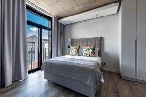 105 Signature, De Waterkant