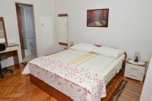 Apartments Sestan