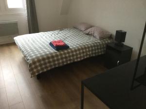 Appartements 3 chambres en lit double, 6 personnes, dans appartement entierement renove, 70 m2 , WIFI,Climatisation, tres calme , tout equipe,lit bebe : photos des chambres