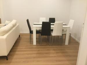 3 chambres en lit double, 6 personnes, dans appartement entièrement rénové, 70 m2 , WIFI,Climatisation, très calme , tout équipé,lit bébé