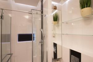 Apartment 1A