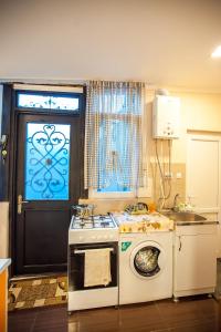 Guest House Happy Holidays