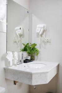 Phòng Tiêu Chuẩn 2 Giường Đơn  (Standard Twin Room)