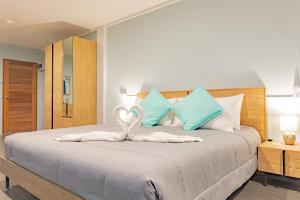 THE BEACH CHA AM Suites