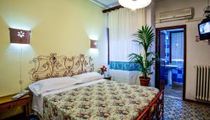 Hotel Villarosa con Vespa Rent
