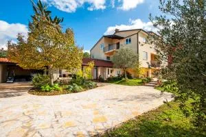 Apartments Fra & Mar with swimming pool in 2025 - Golaš