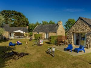 Maisons de vacances Elegant Retreat with Pool : photos des chambres
