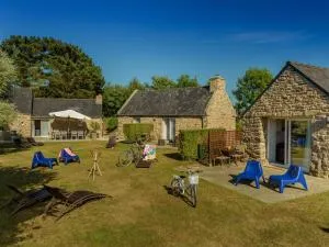 Holiday home with private pool - Porspoder