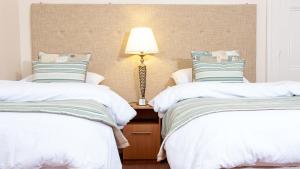 Deluxe Twin Room with Sea View room in Kiltearn Guest House