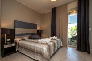 Standard Double or Twin Room with Square View room in Hotel Mariver