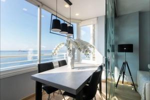 Three-Bedroom Apartment room in VIP Apartment Olivar Poniente