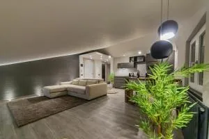 Panoramic penthouse in the historical center - Bognanco