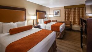 Queen Room with Two Queen Beds - Smoking room in Best Western Crossroads of the Bluffs