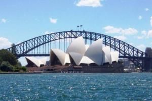 Comfy Private Single Room in Carramar - Nearby Station & Shops - Shared Bathroom