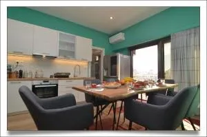 Sophia's Penthouse Apartment With Jacuzzi and Acropolis View From Big Terrace - Athen