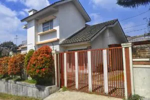 Dallil Putra Villa - 梳邦再也