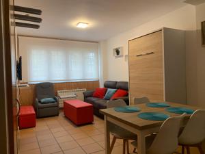 Maribel Arttyco parking-wifi