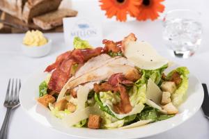 Mellon Country Inn Hotel