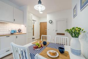 Anchor Apartments MARINE