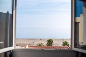 Hotels Le Regina Hotel et restaurant Canet-plage : photos des chambres