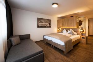 Double Room Alpine Style with Glacier View room in Hotel Brugger