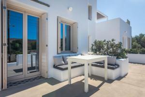 Milia Gi Suites Milos Greece